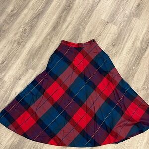 100% wool skirt with pockets